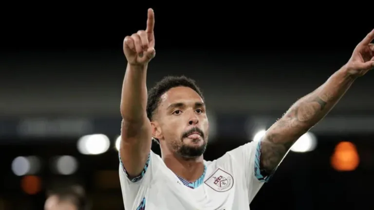 Botafogo bate recorde com negociação de Vitinho, ex-Burnley