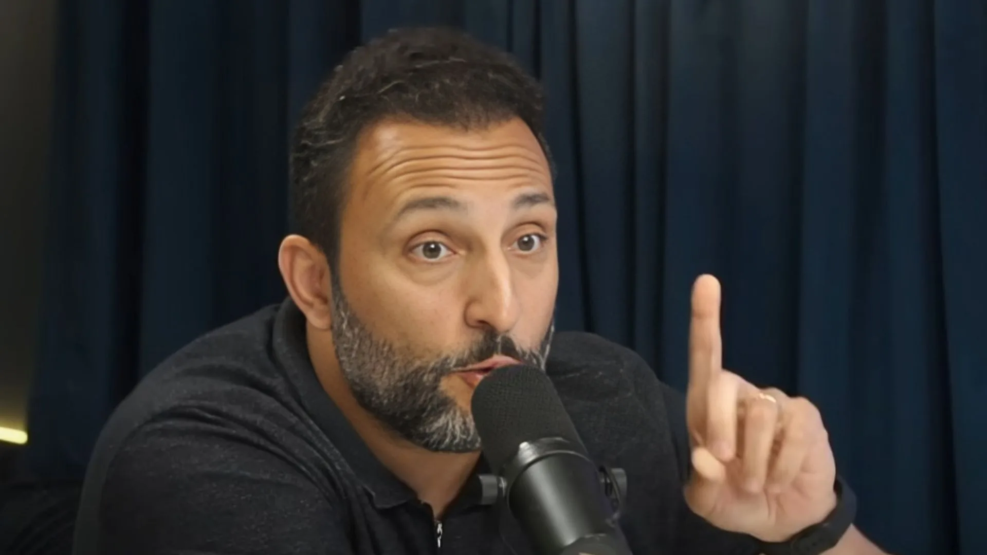 VSR “esquece” Flamengo e decreta o maior clube do futebol brasileiro