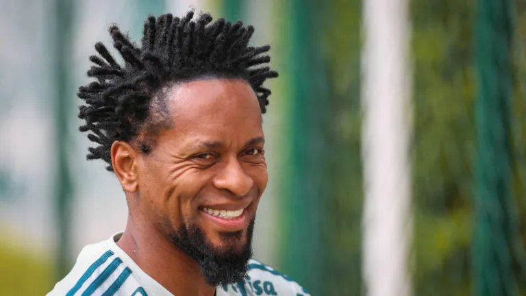 Ex-Palmeiras, Zé Roberto quer comprar time de São Paulo