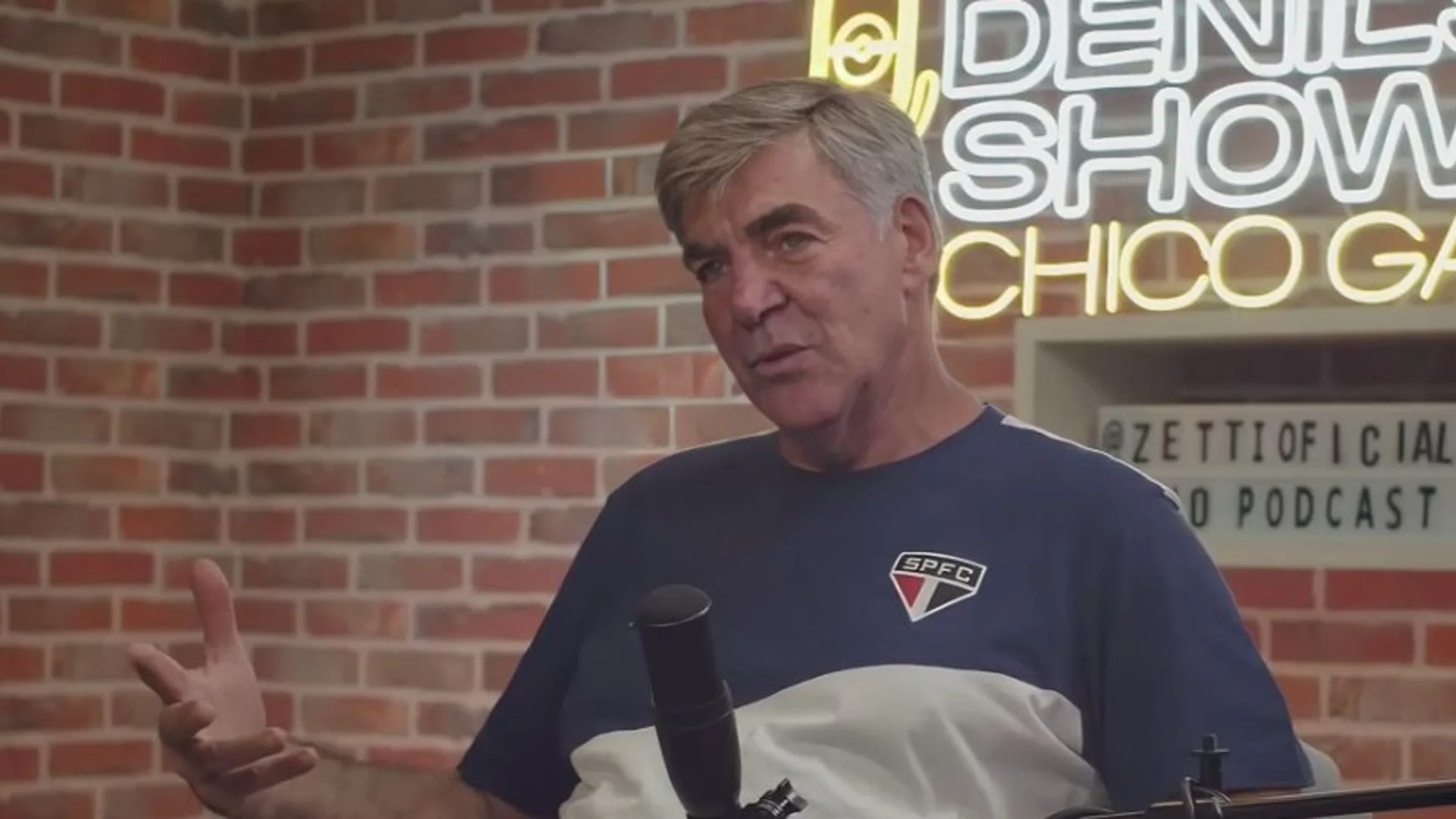 Zetti cita dois goleiros ousados ao reprovar modernidade no futebol brasileiro