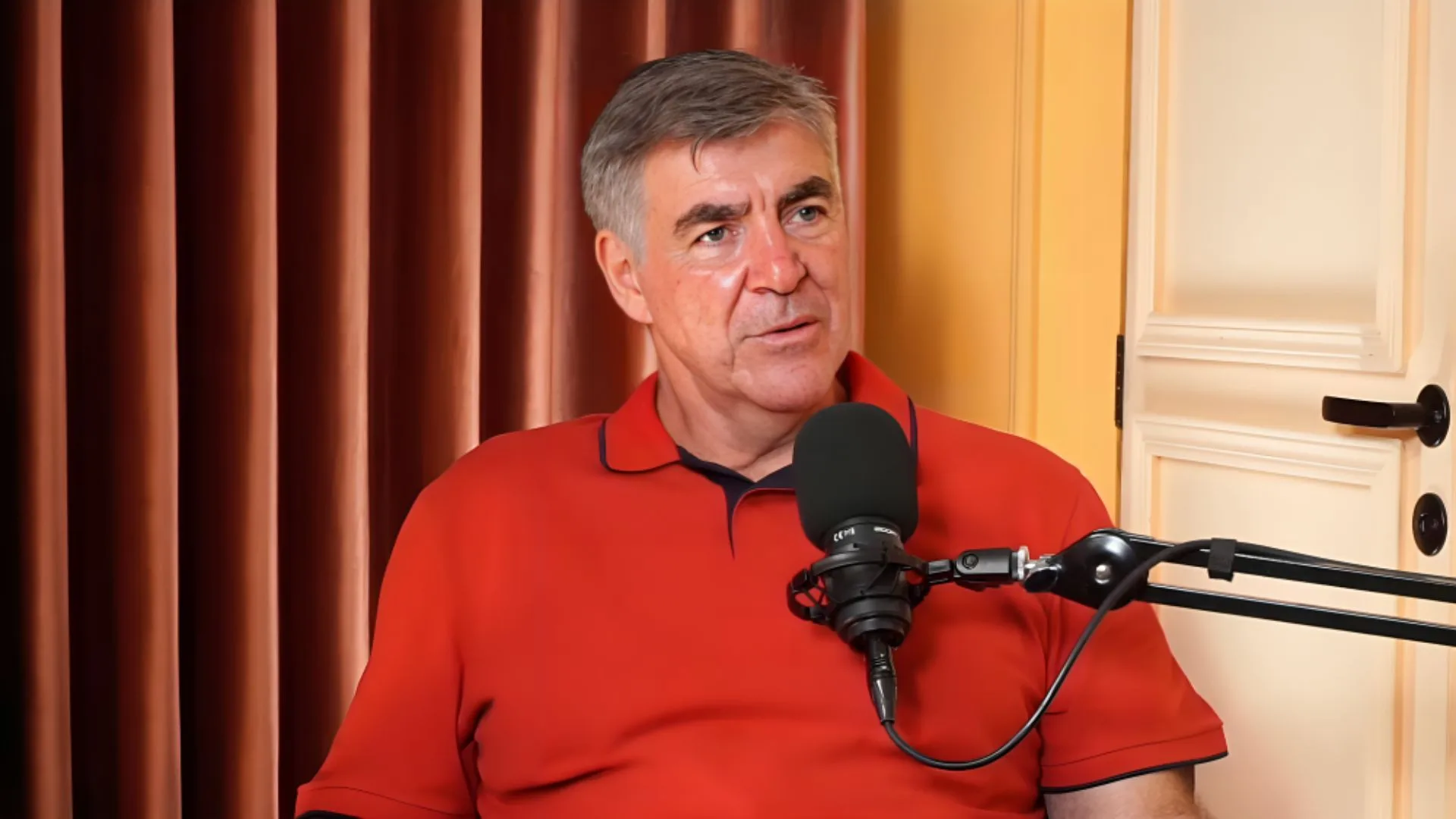 Zetti indica goleiro que tem saída de bola diferenciada no Brasil