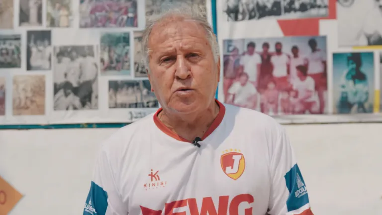 Zico aponta craque de talento impressionante do futebol brasileiro: “Demais”