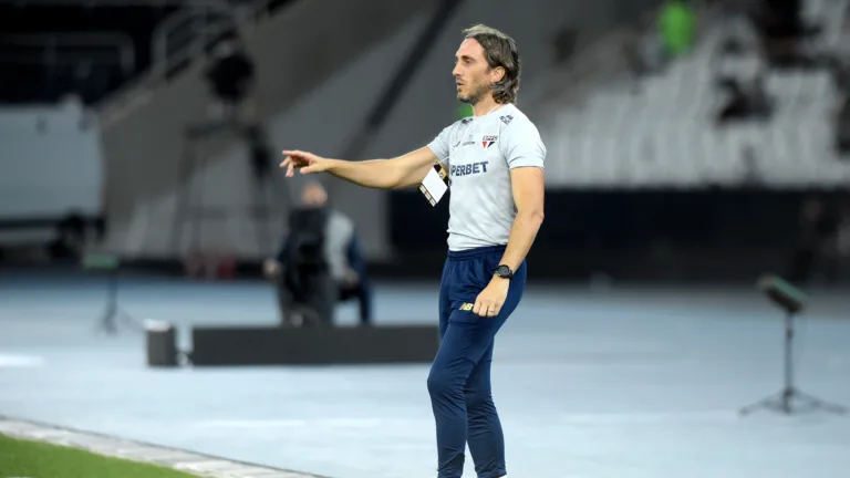 Zubeldía confia em classificação do SPFC para semi da Copa Libertadores