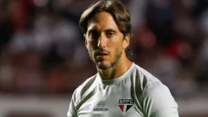 Zubeldía, do SPFC, aponta favoritismo na Libertadores após duelo com Botafogo