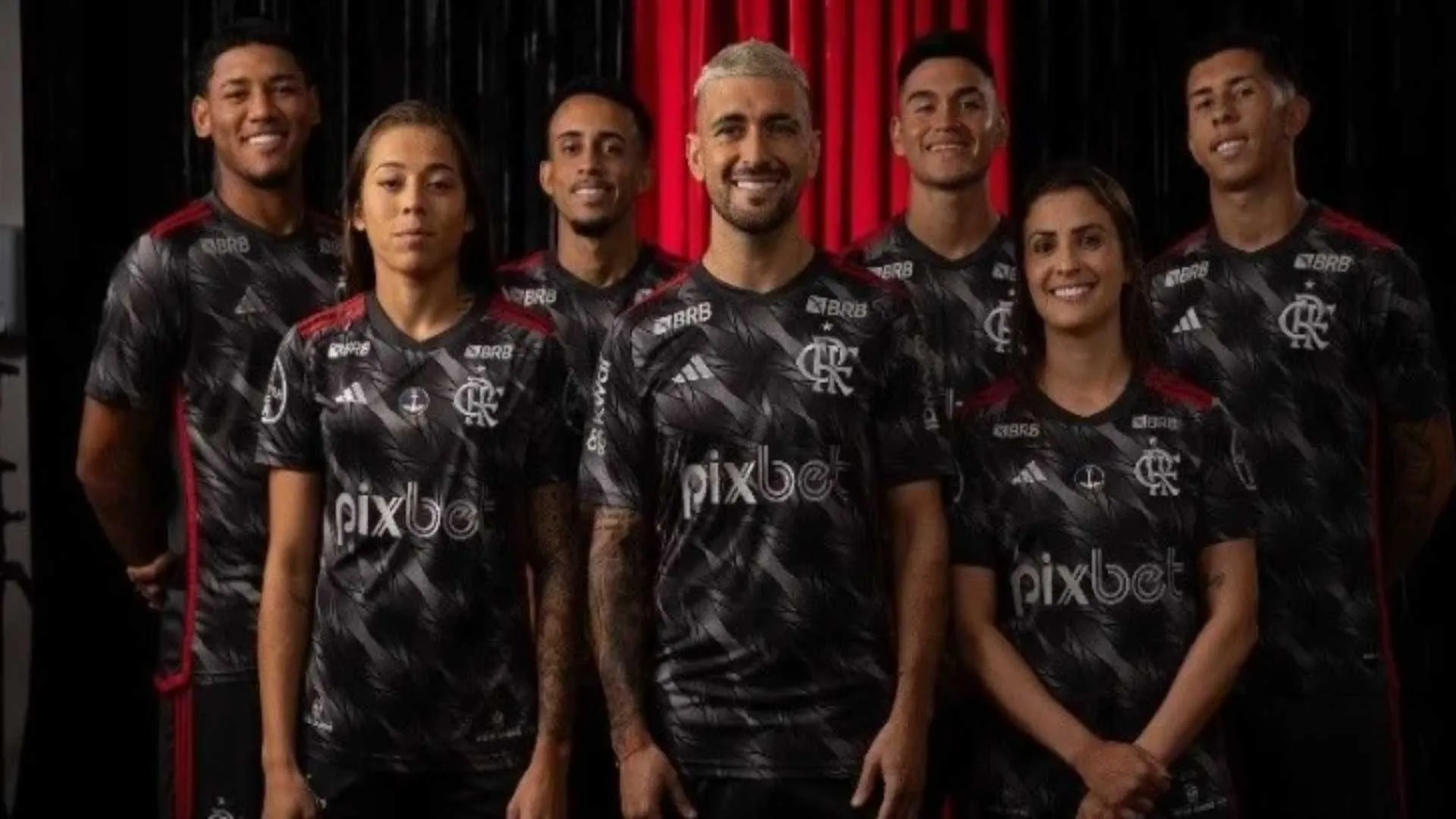 Flamengo hoje (11/10): nova camisa, polêmica com Adriano Imperador e mais