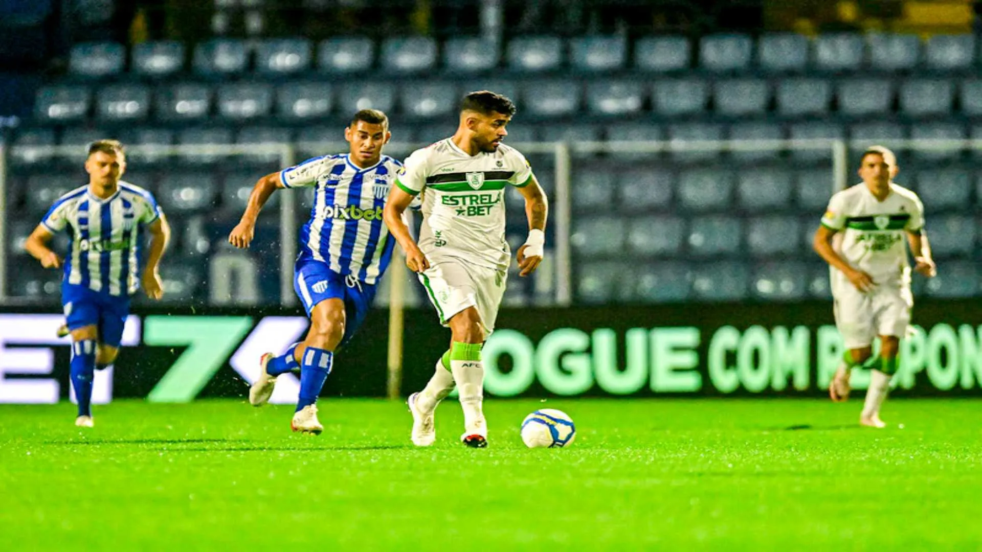 América-MG cede o empate ao Avaí e desperdiça vaga no G-4