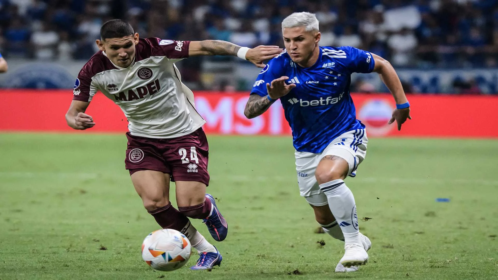 Cruzeiro cede o empate ao Lanús e segue sem vencer com Fernando Diniz