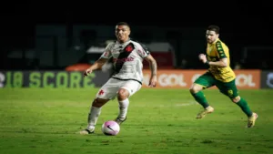 Hugo Moura marca em vitória do Vasco sobre o Cuiabá pelo Brasileirão