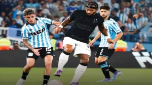 Corinthians leva virada do Racing e é eliminado na Sul-Americana