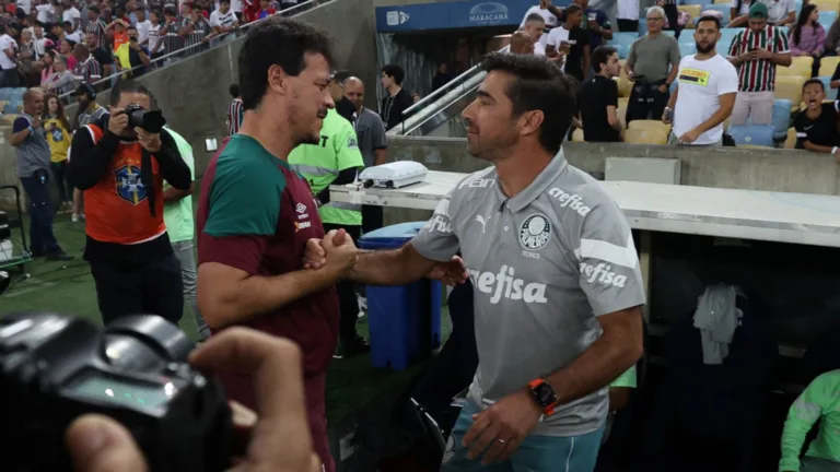 Revista inglesa inclui “técnico único” do Brasileirão entre os 50 melhores do mundo; veja lista