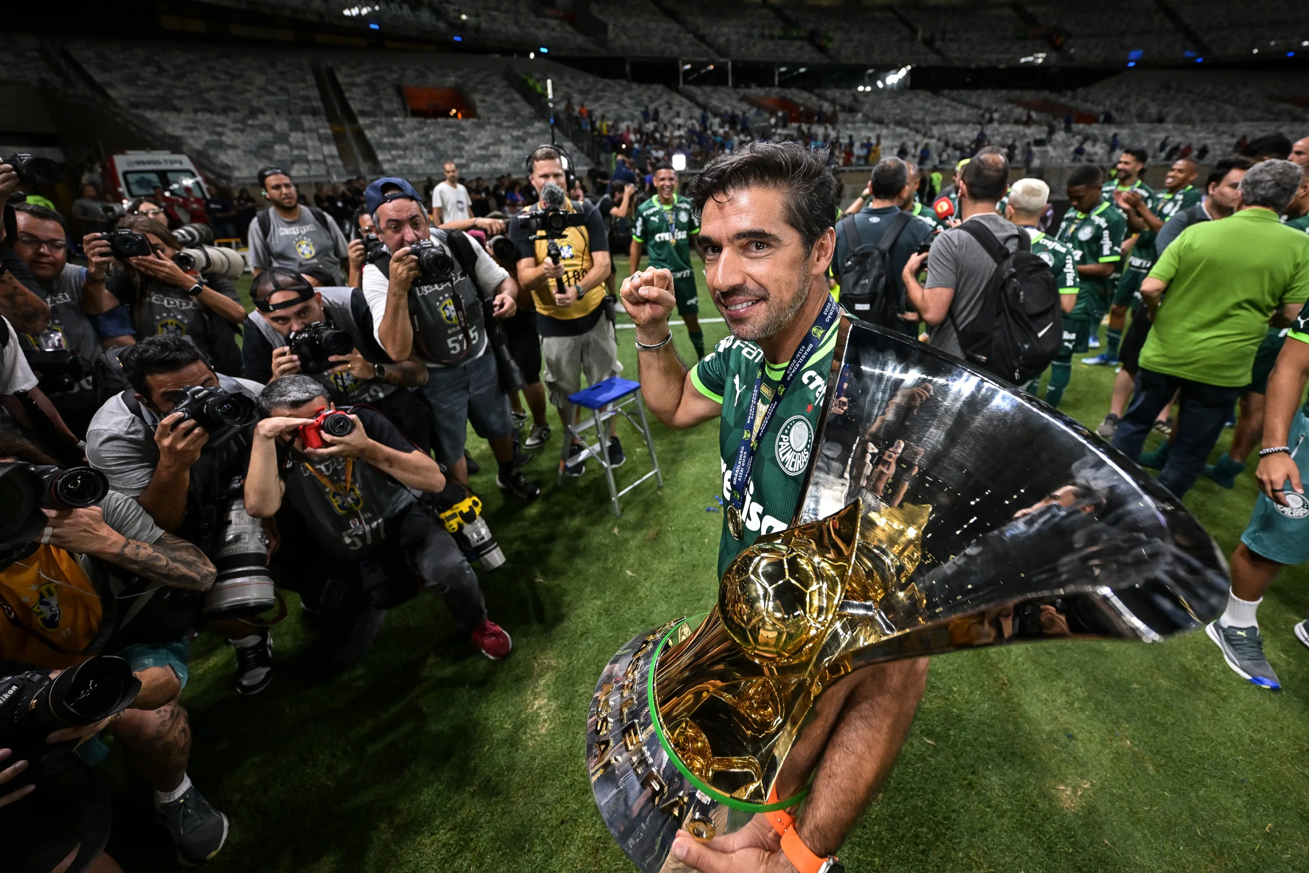 Abel Ferreira completa quatro anos no Palmeiras hoje; veja principais títulos