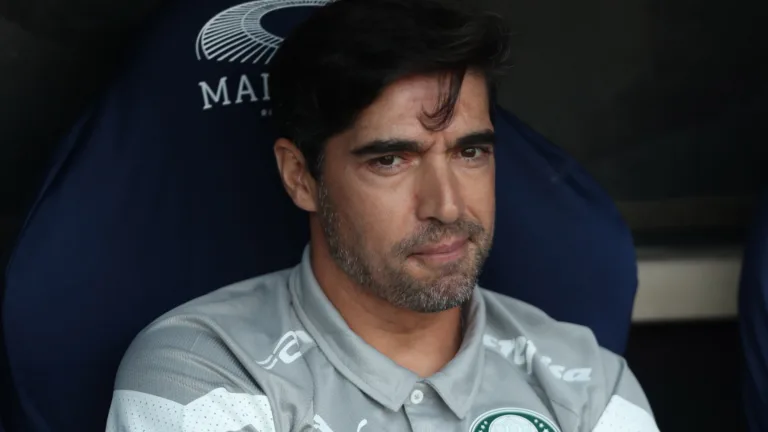 Abel Ferreira, do Palmeiras, faz elogio ao Juventude: “O melhor gramado do Brasil”
