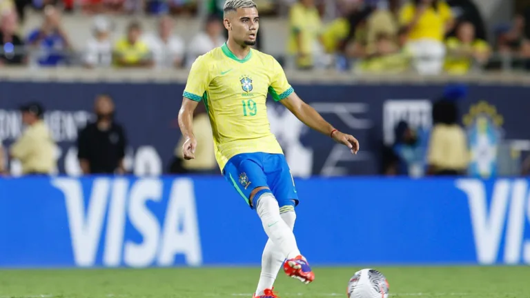 Dorival Júnior convoca Andreas Pereira para seleção brasileira depois de lesão de Vinícius Júnior