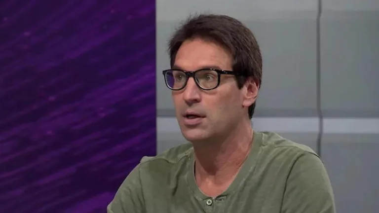 Arnaldo Ribeiro escolhe melhor camisa 10 para a seleção brasileira hoje