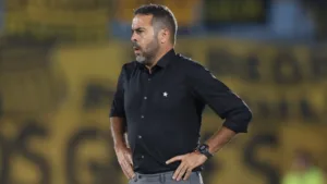 Artur Jorge, do Botafogo, deixa recado ao Atlético-MG para a final da Libertadores