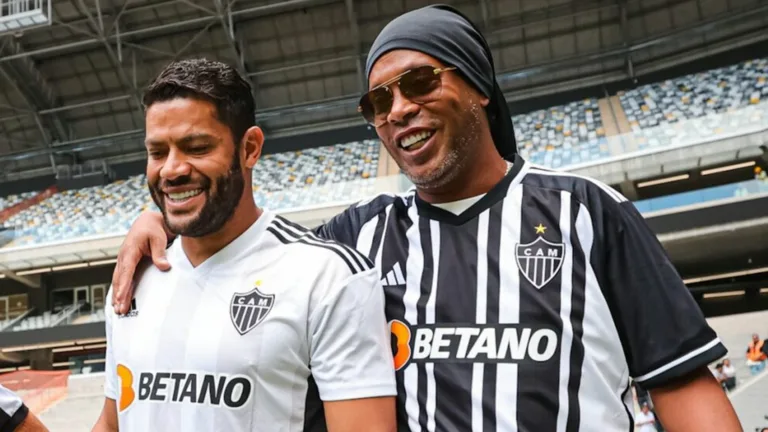 Hulk ou Ronaldinho Gaúcho: torcedores dizem quem jogou mais no Atlético-MG