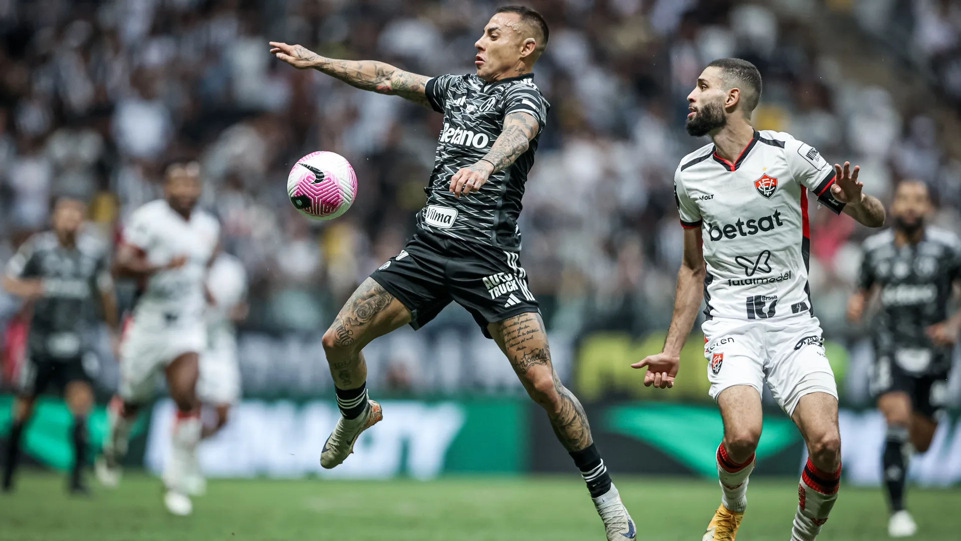 Atlético-MG sofre reação relâmpago do Vitória e fica no empate pelo Brasileirão