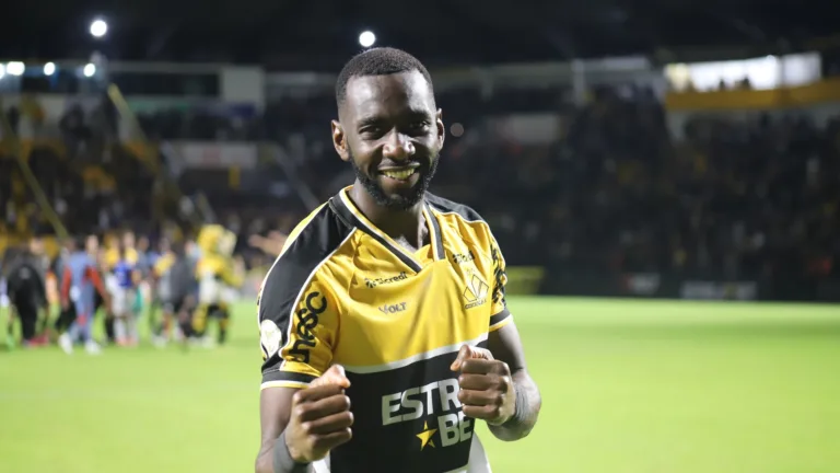 Bolasie aponta Neymar como melhor jogador brasileiro hoje