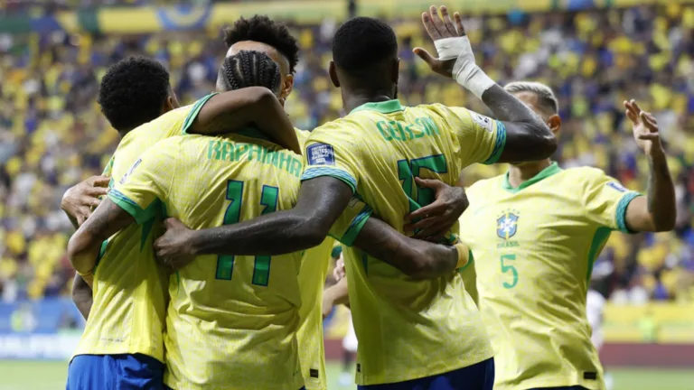 Casagrande exige duas titularidades na seleção brasileira: “Tem que ser”