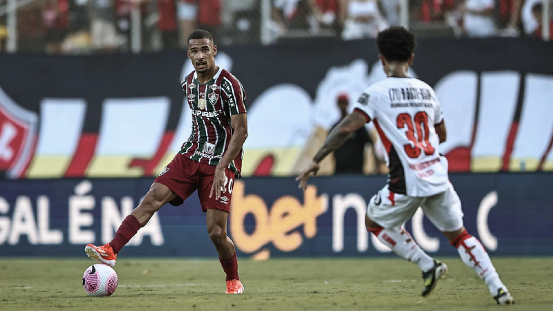 Fluminense acumula oito derrotas no Brasileirão com gol no final