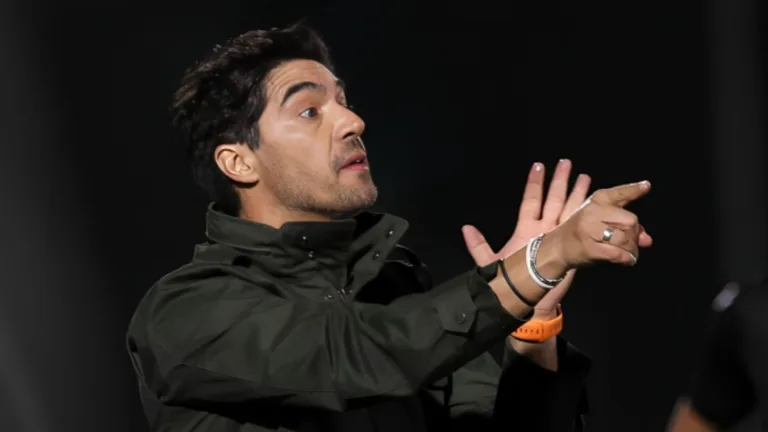 Caio Ribeiro indica erro de Abel Ferreira no Palmeiras: “Tem que ir”