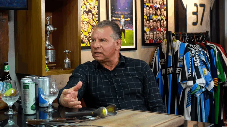 Celso Roth elogia gestão que é exemplo no futebol brasileiro