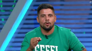 Cicinho antecipa placar de Flamengo x Corinthians, na Copa do Brasil