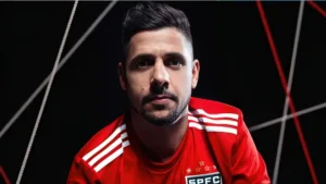 Cicinho exclui o SPFC ao sinalizar duas ameaças ao Palmeiras e Flamengo no Brasileirão