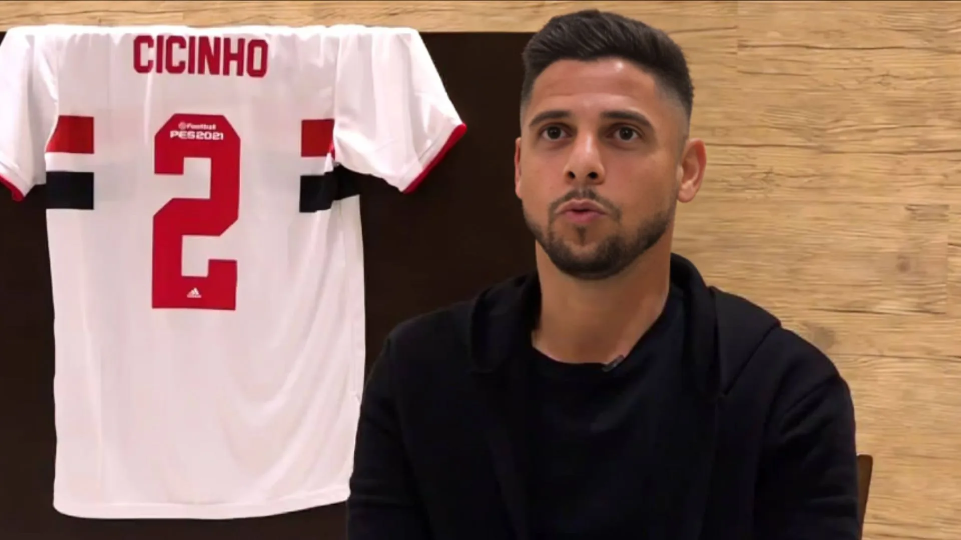 Cicinho descarta o Flamengo ao definir G-4 do Brasileirão