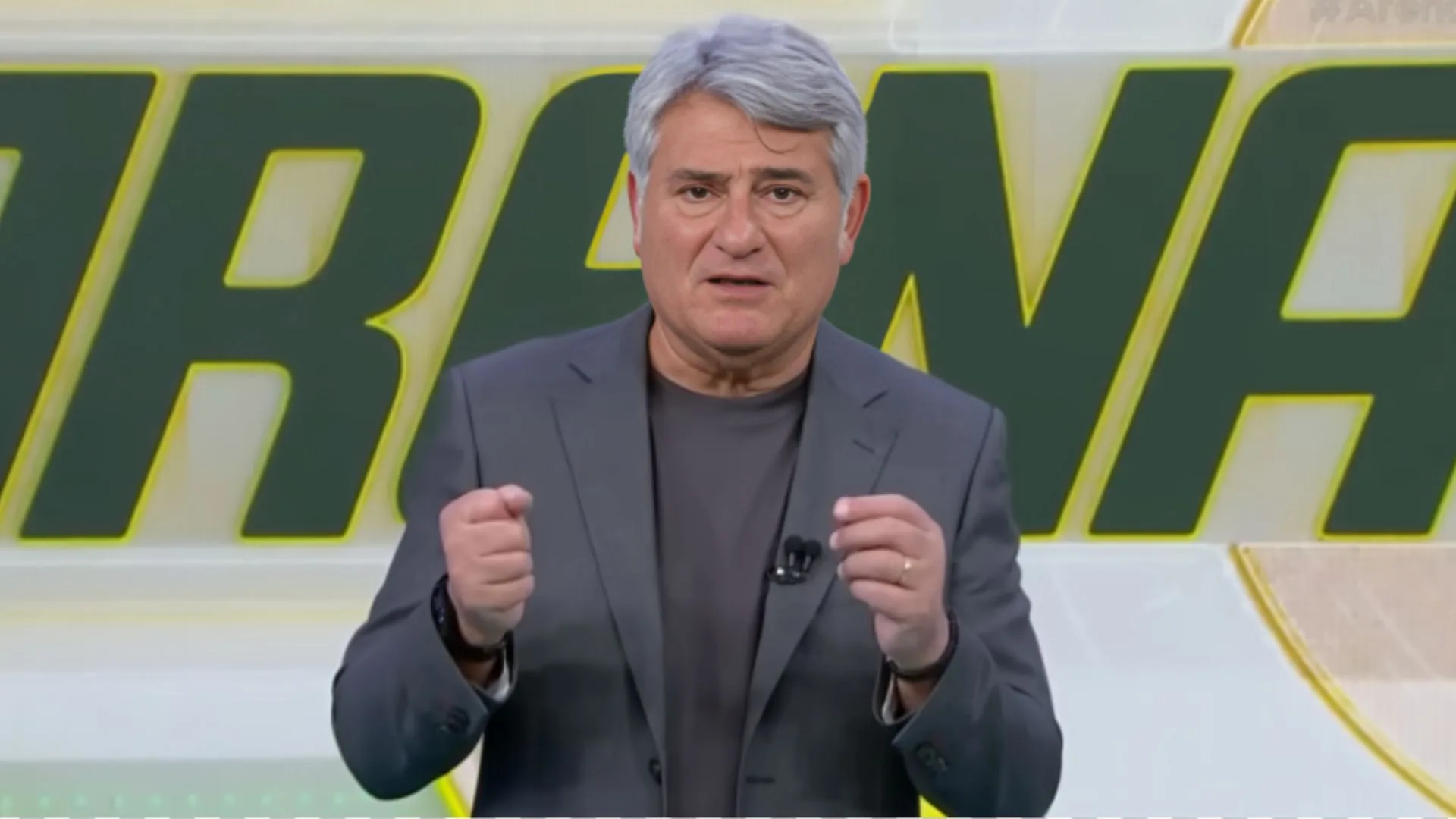 Cleber Machado revela top-3 em votação para a Bola de Ouro: “Foi o melhor”