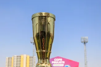 Na imagem, Copa Paulista apresenta troféu oficial em jogo