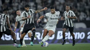 Cicinho indica campeão da Libertadores entre Atlético-MG x Botafogo: “Grande possibilidade”
