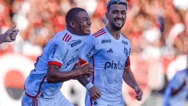 Dirigente revela jogador do Flamengo tem se sacrificado para atuar