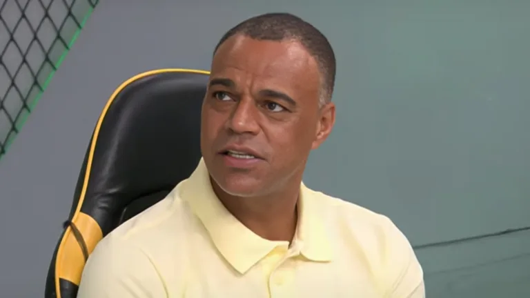 Denílson antecipa destino de Fábio Carille após acesso do Santos