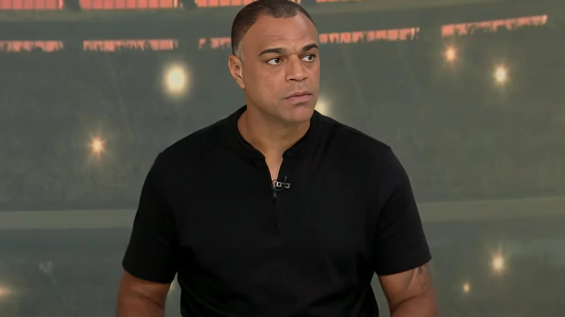 Denílson surpreende e indica campeão da Libertadores e Brasileirão