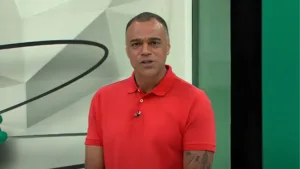 Denílson elege goleiro que é destaque no Brasil hoje: “Segurança”