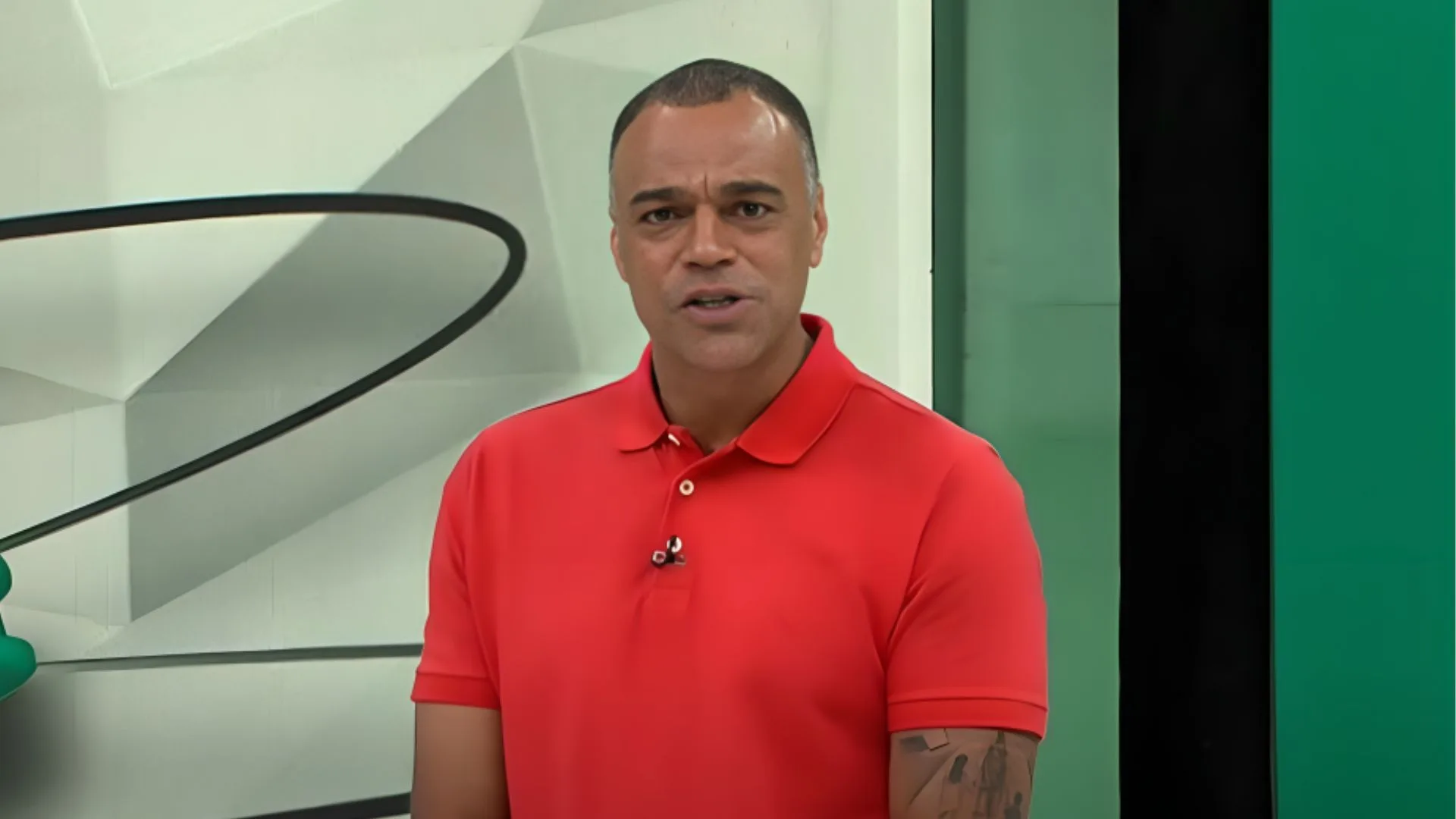 Denílson elege goleiro que é destaque no Brasil hoje: “Segurança”