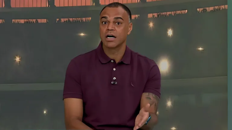 Denílson exalta meia diferenciado no futebol brasileiro hoje