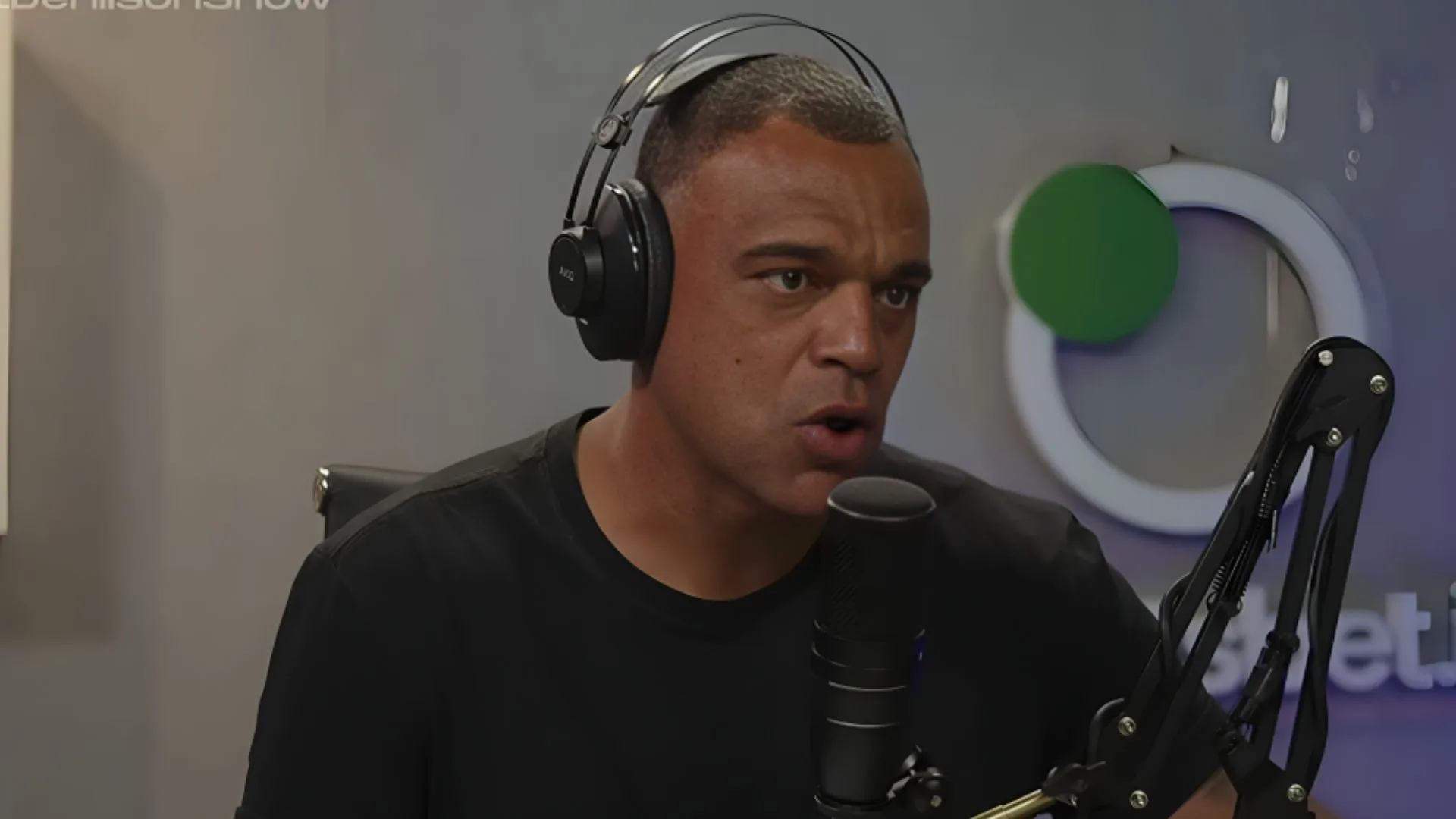 Denílson antecipa possível crise em time do Brasileirão: “Precisa dar uma resposta”