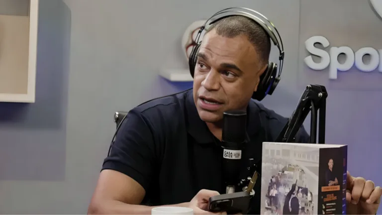 Denílson vê saída como certa na seleção e indica substituto: “Curioso”