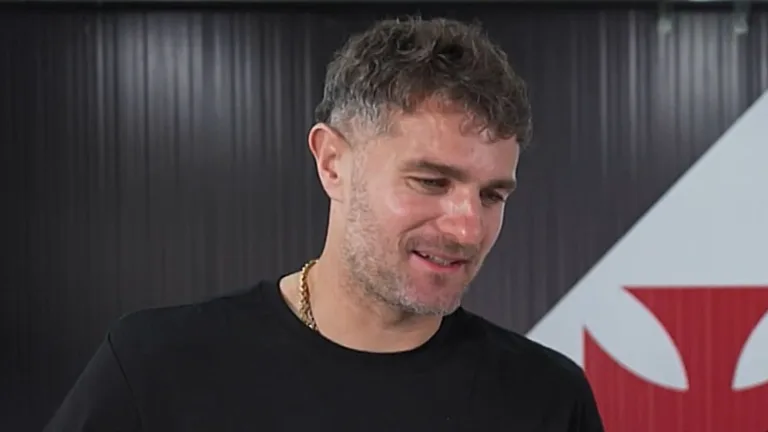 Vegetti, do Vasco, elege melhor zagueiro do Brasileirão