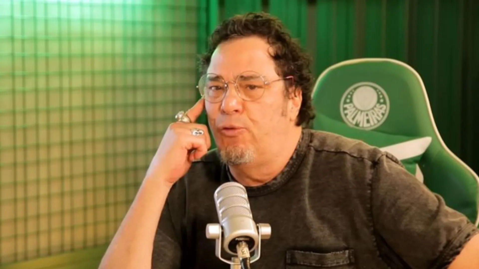 Casagrande elege time que vai brigar com Flamengo e Palmeiras por títulos em 2025