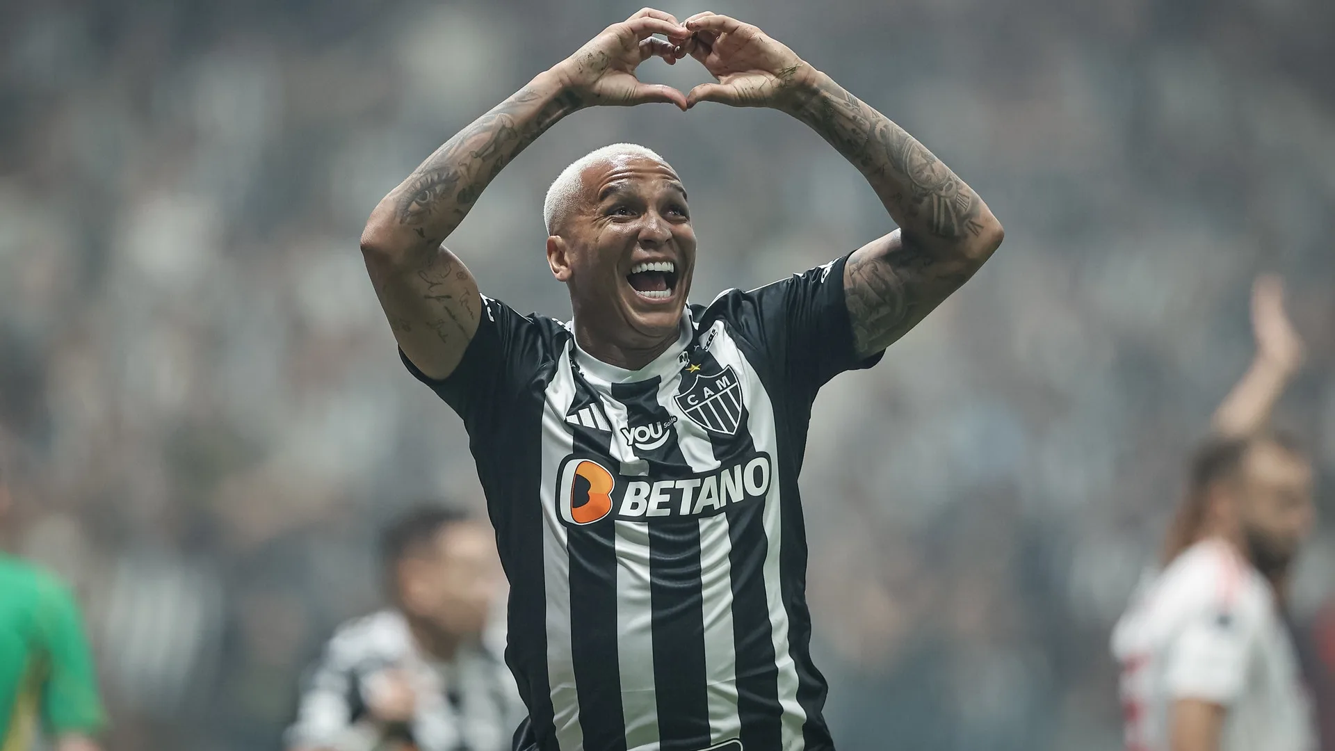 CEO do Fortaleza atualiza negociação com o Atlético-MG pelo atacante Deyverson