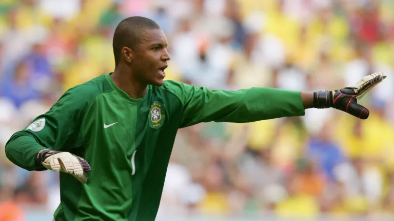 Jornal espanhol elege goleiro visto como o futuro da seleção brasileira: “Novo Dida”