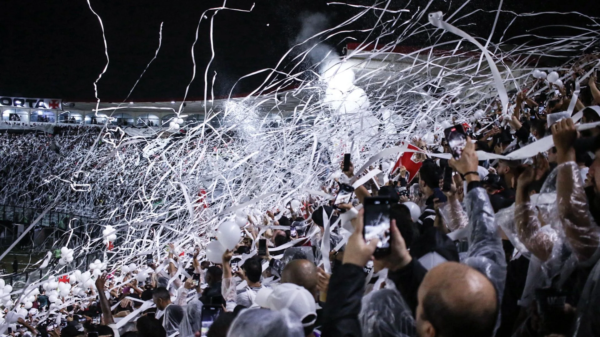 Diego Souza aponta torcida que precisa  “empurrar” time no Brasileirão