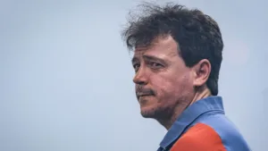 Sormani aponta técnico espetacular no Brasileirão e detona Fernando Diniz: “Não dá”
