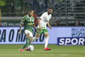 Dudu revê o Juventude quatro meses após voltar ao Palmeiras depois de lesão