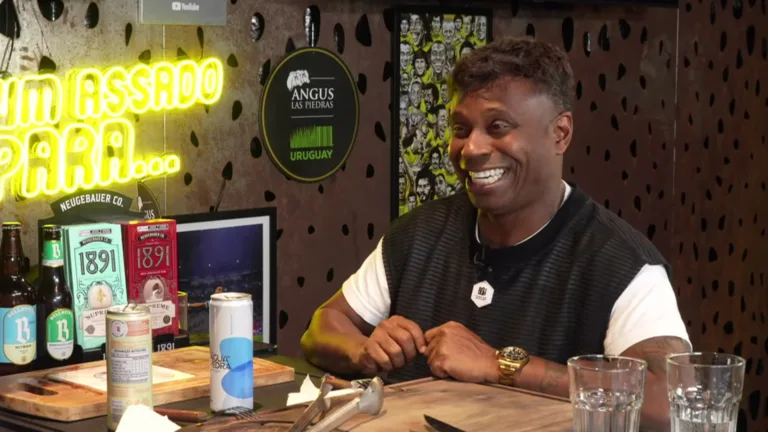 Edílson lembra “rusgas” com técnico medalhão no Brasil: “Pegou ranço”