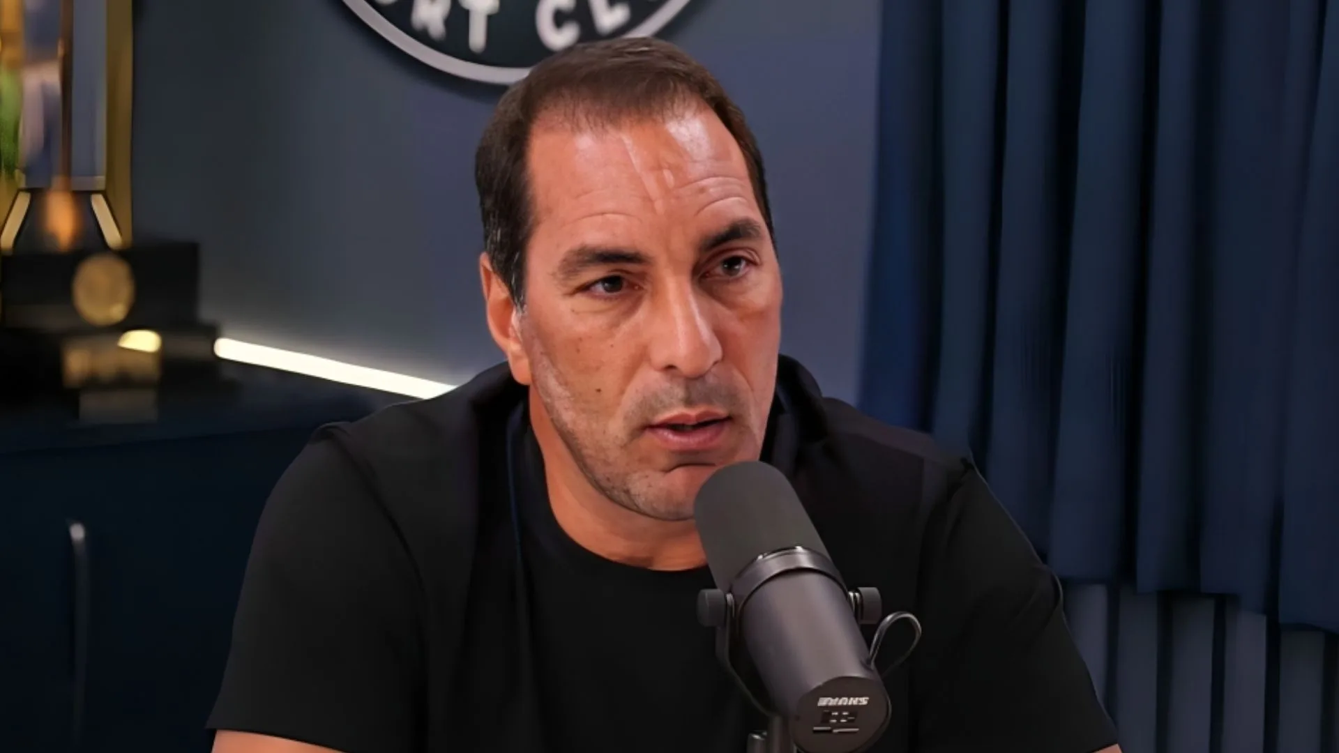 Edmundo exalta goleiro decisivo do futebol brasileiro hoje