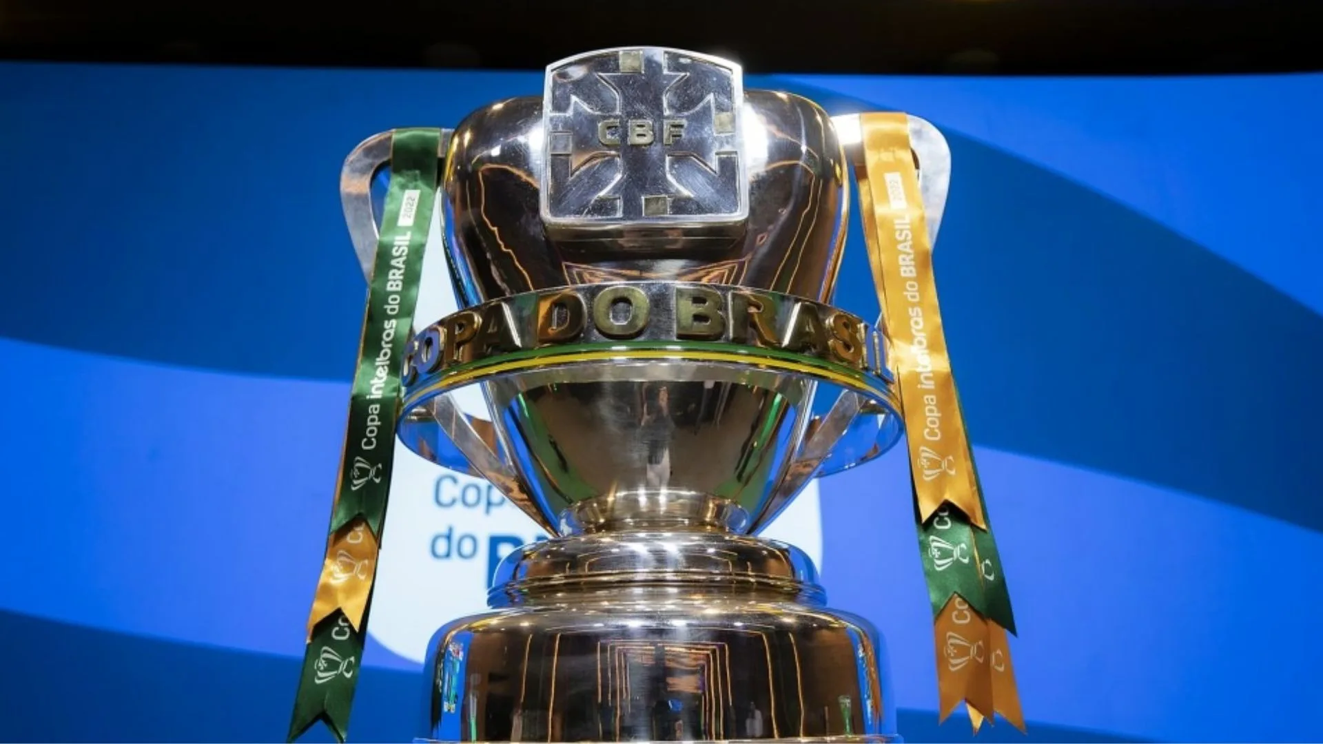 Edmundo revela torcida por final da Copa do Brasil: “Meu sonho”